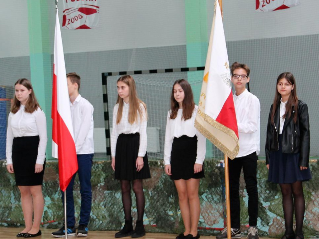 Uczniowie z Pyzdr uczcili Święto Niepodległości