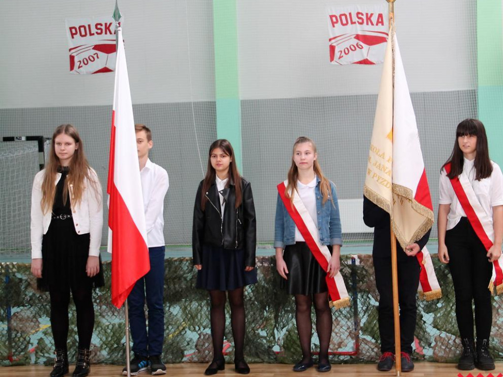 Uczniowie z Pyzdr uczcili Święto Niepodległości