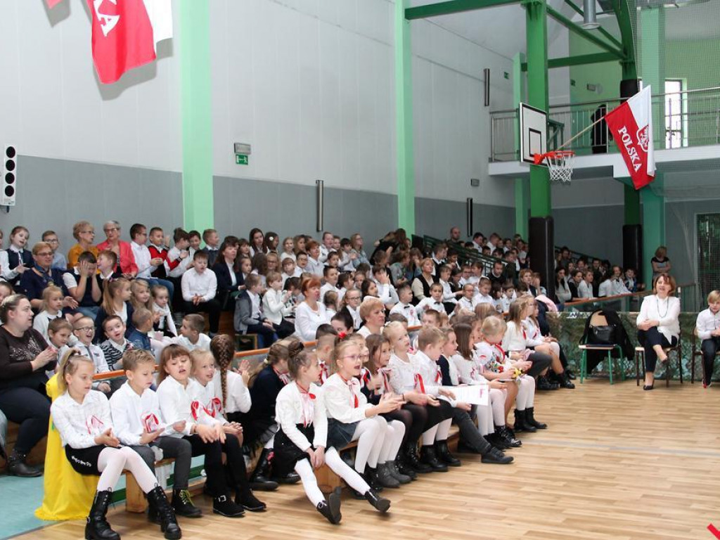Uczniowie z Pyzdr uczcili Święto Niepodległości