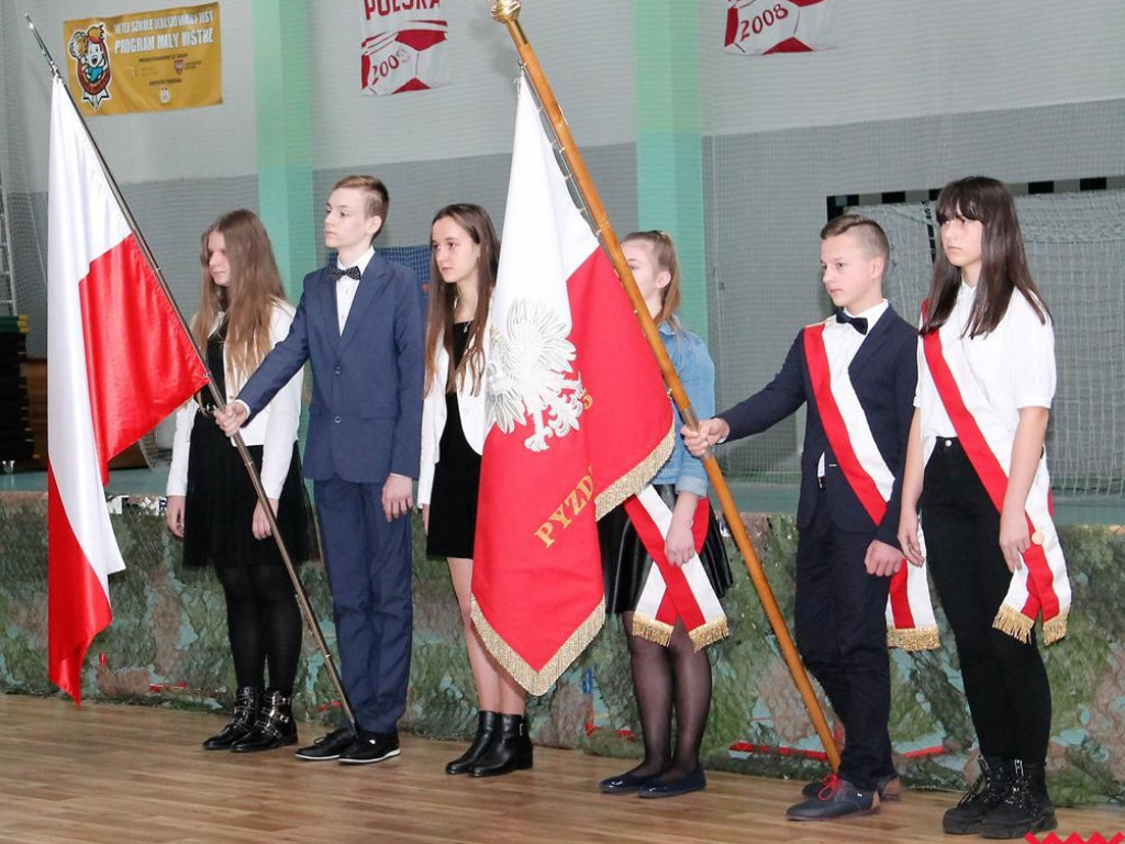 Uczniowie z Pyzdr uczcili Święto Niepodległości