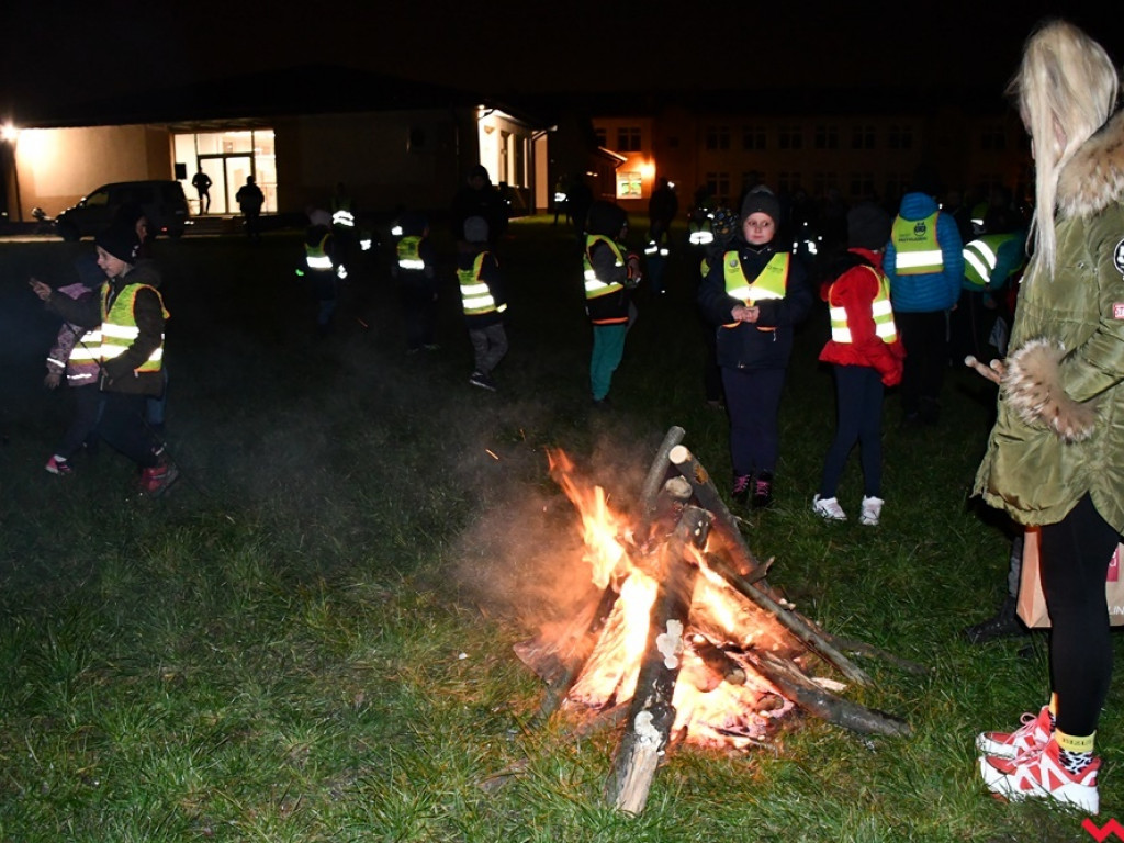 Świeciły przykładem i smażyły kiełbaski. Dzieci z Kaczanowa wiedzą, jak poruszać się po drodze