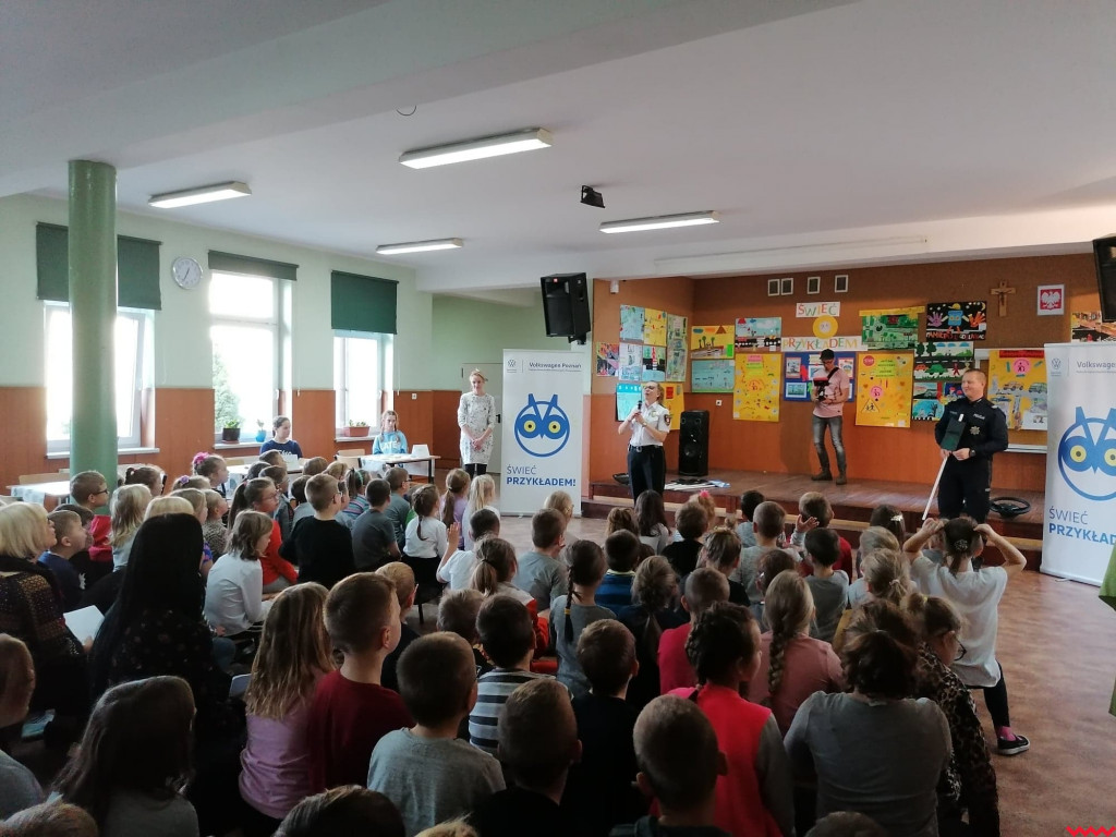 Świeciły przykładem i smażyły kiełbaski. Dzieci z Kaczanowa wiedzą, jak poruszać się po drodze