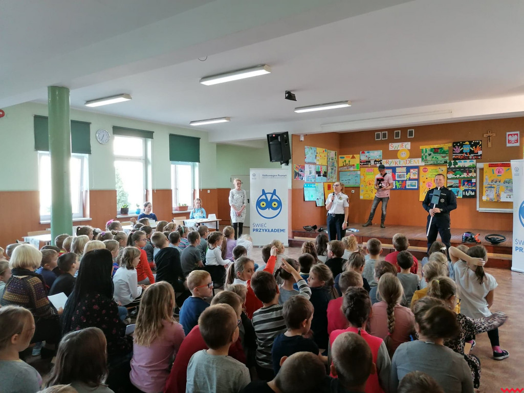 Świeciły przykładem i smażyły kiełbaski. Dzieci z Kaczanowa wiedzą, jak poruszać się po drodze