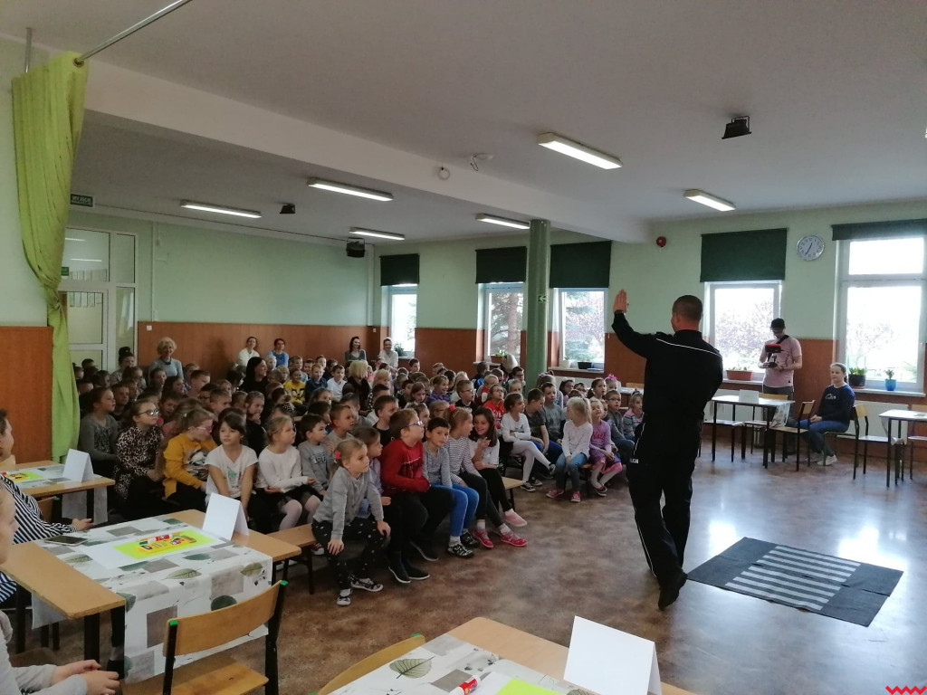 Świeciły przykładem i smażyły kiełbaski. Dzieci z Kaczanowa wiedzą, jak poruszać się po drodze