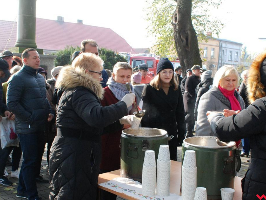 Pamięć, występy, poczęstunek, czyli Święto Niepodległości w Pyzdrach