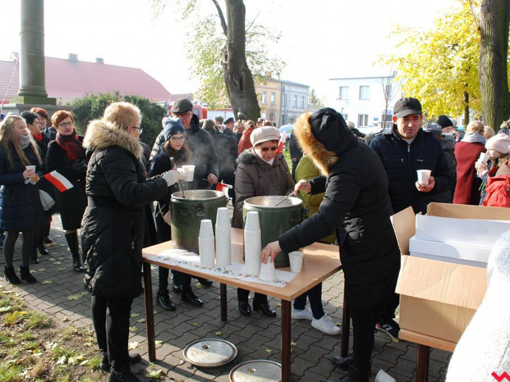 Pamięć, występy, poczęstunek, czyli Święto Niepodległości w Pyzdrach