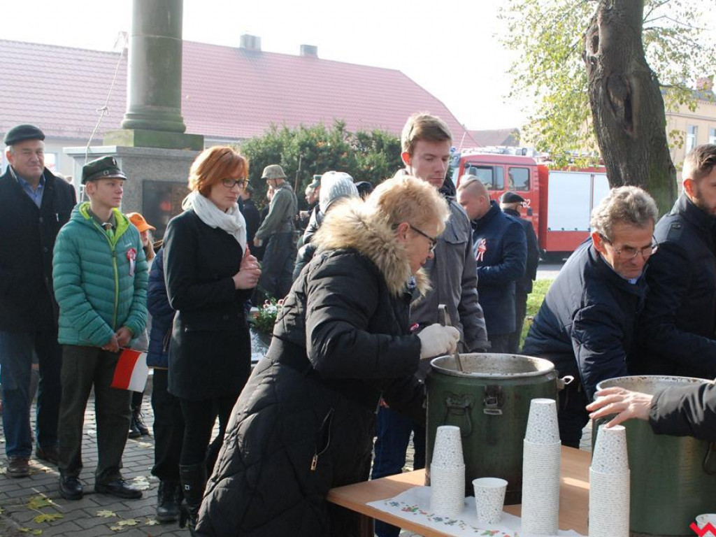 Pamięć, występy, poczęstunek, czyli Święto Niepodległości w Pyzdrach