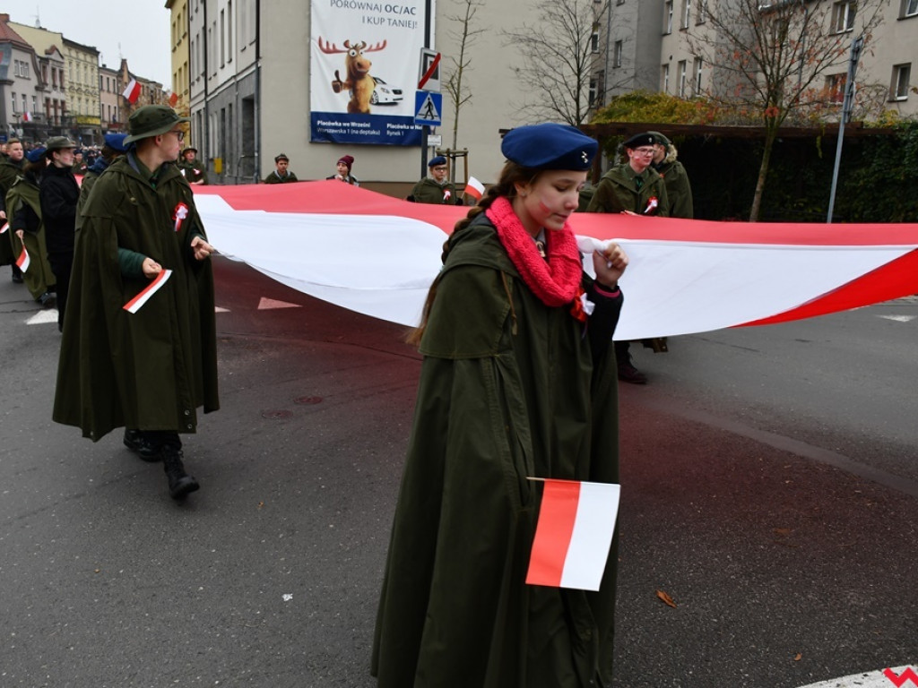 Tłumy wrześnian na ulicach. Świętowaliśmy początek drugiego stulecia niepodległości