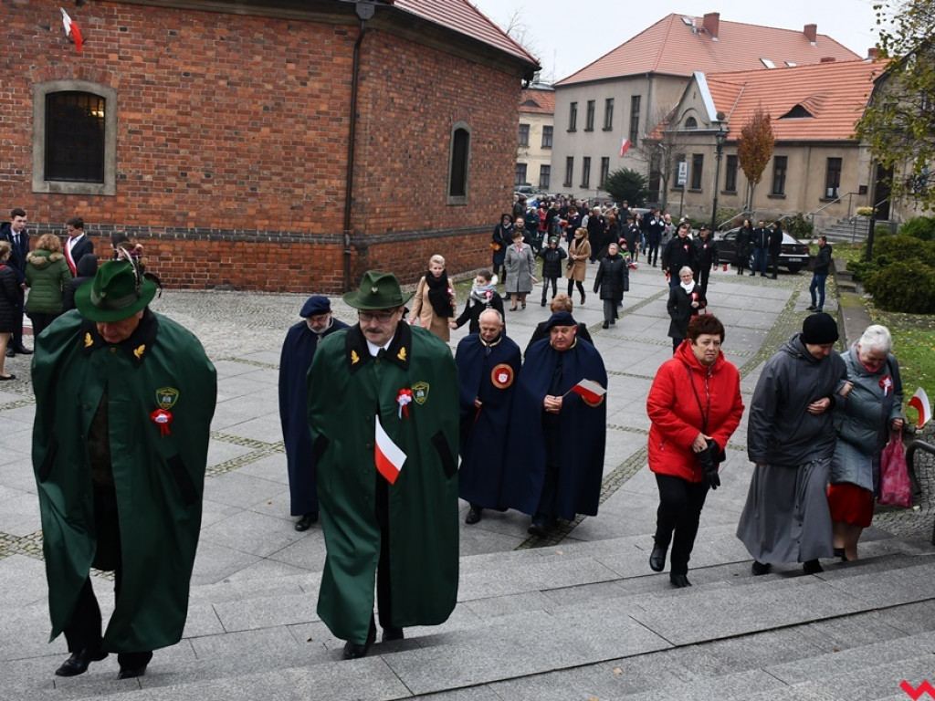 Tłumy wrześnian na ulicach. Świętowaliśmy początek drugiego stulecia niepodległości