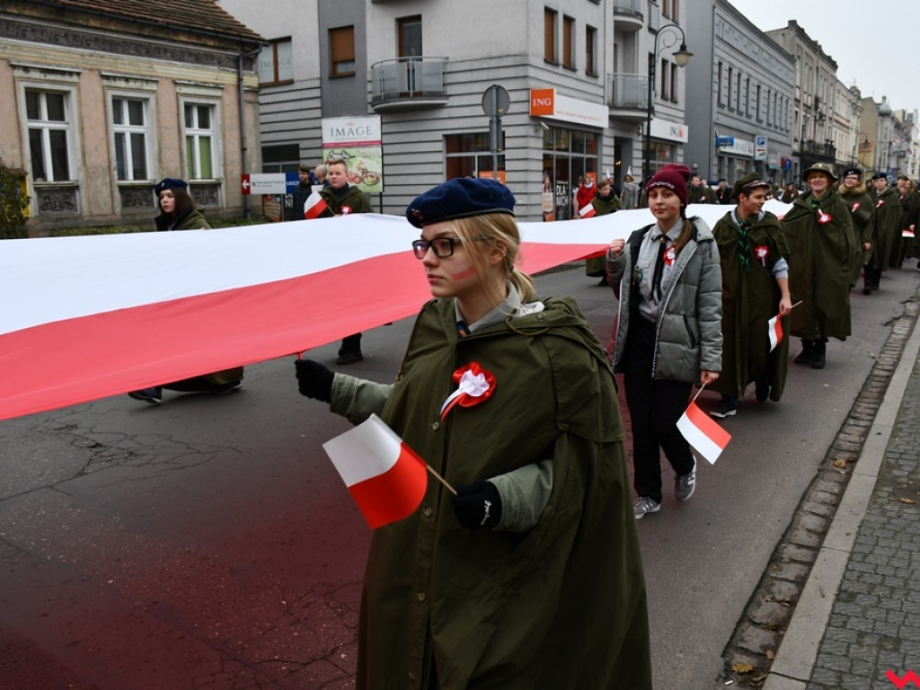 Tłumy wrześnian na ulicach. Świętowaliśmy początek drugiego stulecia niepodległości