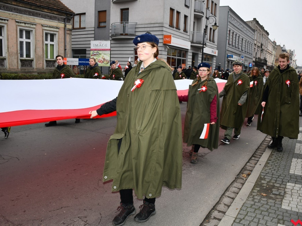 Tłumy wrześnian na ulicach. Świętowaliśmy początek drugiego stulecia niepodległości