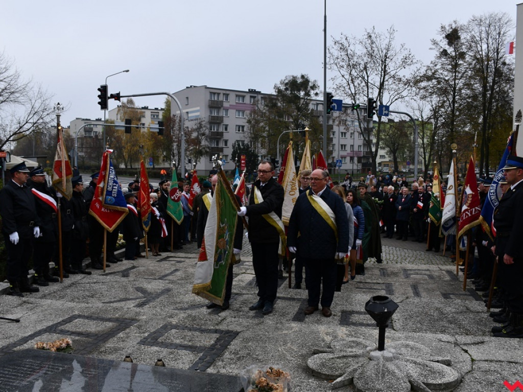 Tłumy wrześnian na ulicach. Świętowaliśmy początek drugiego stulecia niepodległości