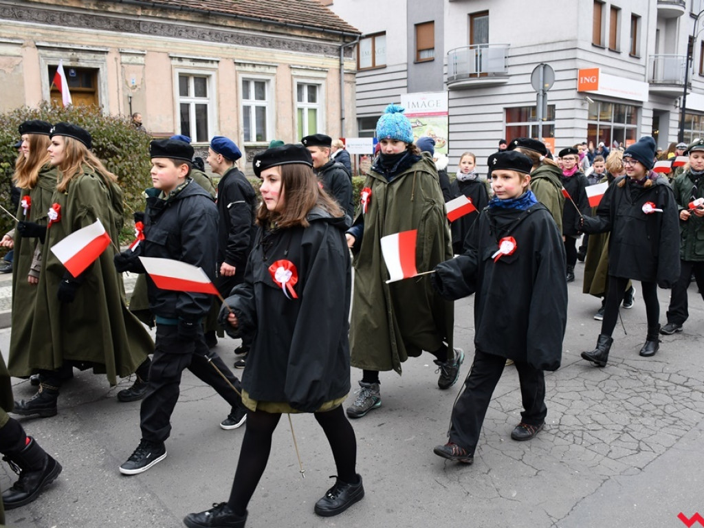Tłumy wrześnian na ulicach. Świętowaliśmy początek drugiego stulecia niepodległości