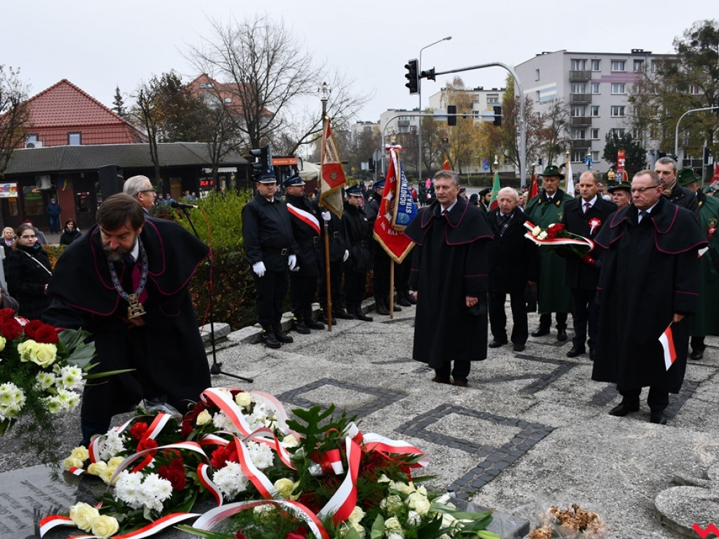 Tłumy wrześnian na ulicach. Świętowaliśmy początek drugiego stulecia niepodległości