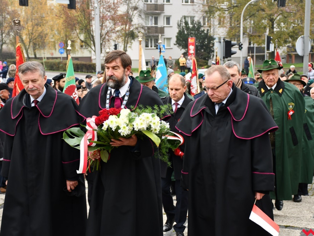Tłumy wrześnian na ulicach. Świętowaliśmy początek drugiego stulecia niepodległości