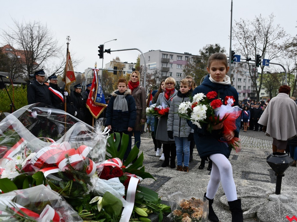 Tłumy wrześnian na ulicach. Świętowaliśmy początek drugiego stulecia niepodległości