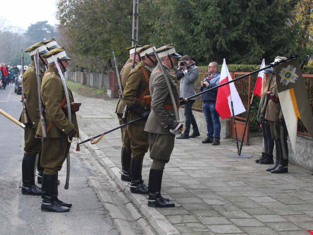 Odsłonięcie tablicy i premiera nowej książki o historii, czyli Święto Niepodległości w Nekli