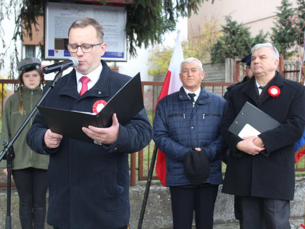 Odsłonięcie tablicy i premiera nowej książki o historii, czyli Święto Niepodległości w Nekli