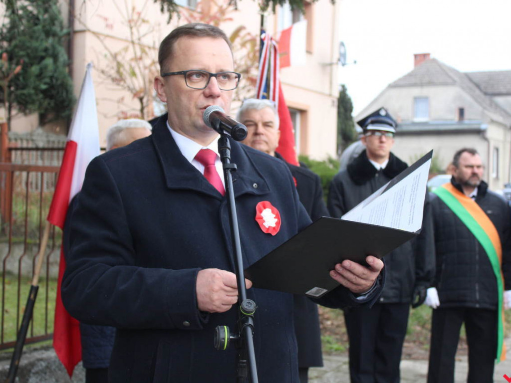 Odsłonięcie tablicy i premiera nowej książki o historii, czyli Święto Niepodległości w Nekli
