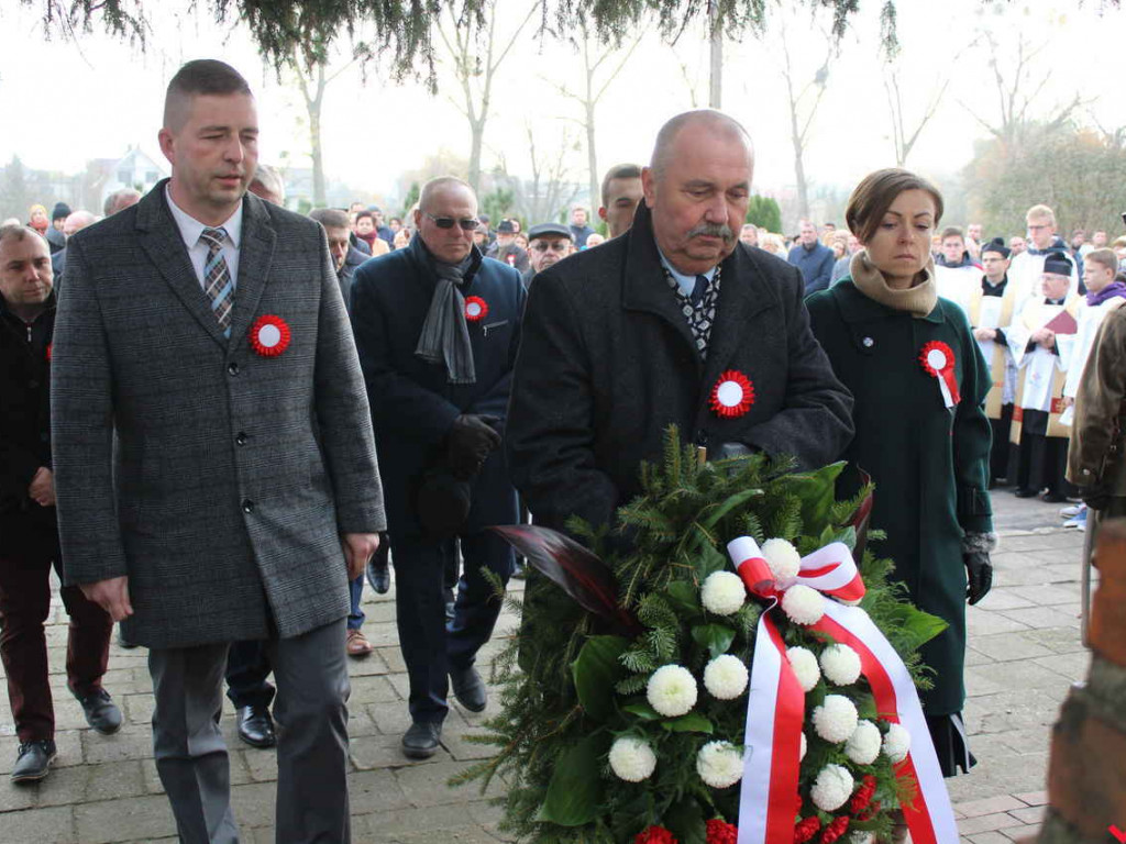 Odsłonięcie tablicy i premiera nowej książki o historii, czyli Święto Niepodległości w Nekli