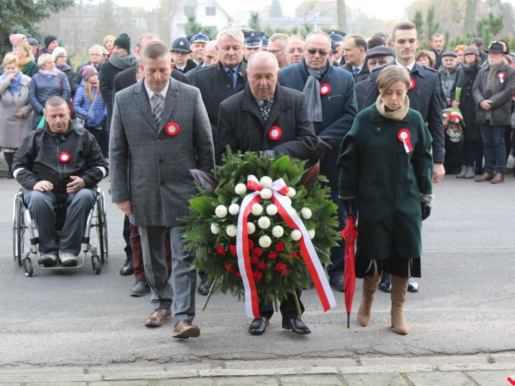 Odsłonięcie tablicy i premiera nowej książki o historii, czyli Święto Niepodległości w Nekli
