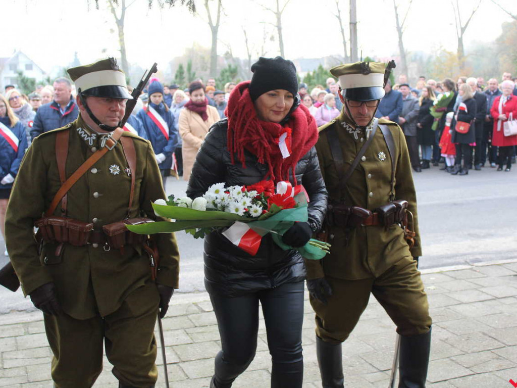 Odsłonięcie tablicy i premiera nowej książki o historii, czyli Święto Niepodległości w Nekli