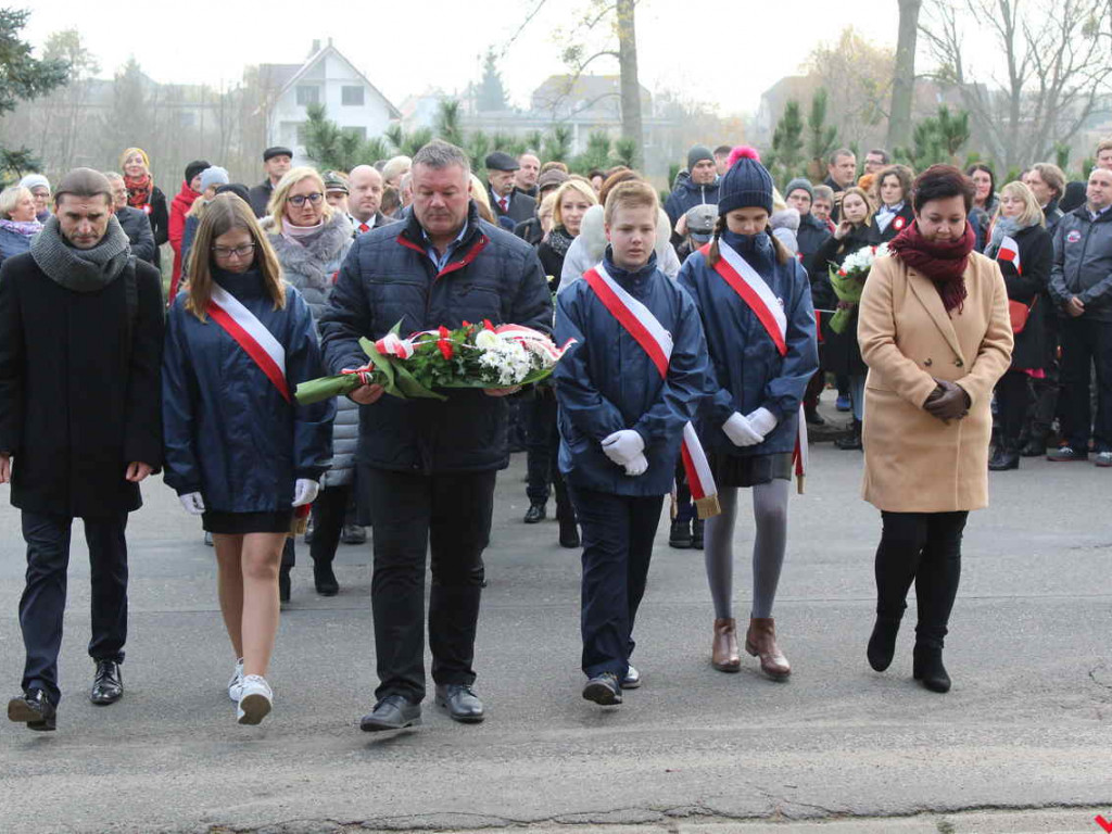 Odsłonięcie tablicy i premiera nowej książki o historii, czyli Święto Niepodległości w Nekli