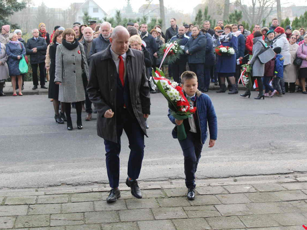 Odsłonięcie tablicy i premiera nowej książki o historii, czyli Święto Niepodległości w Nekli