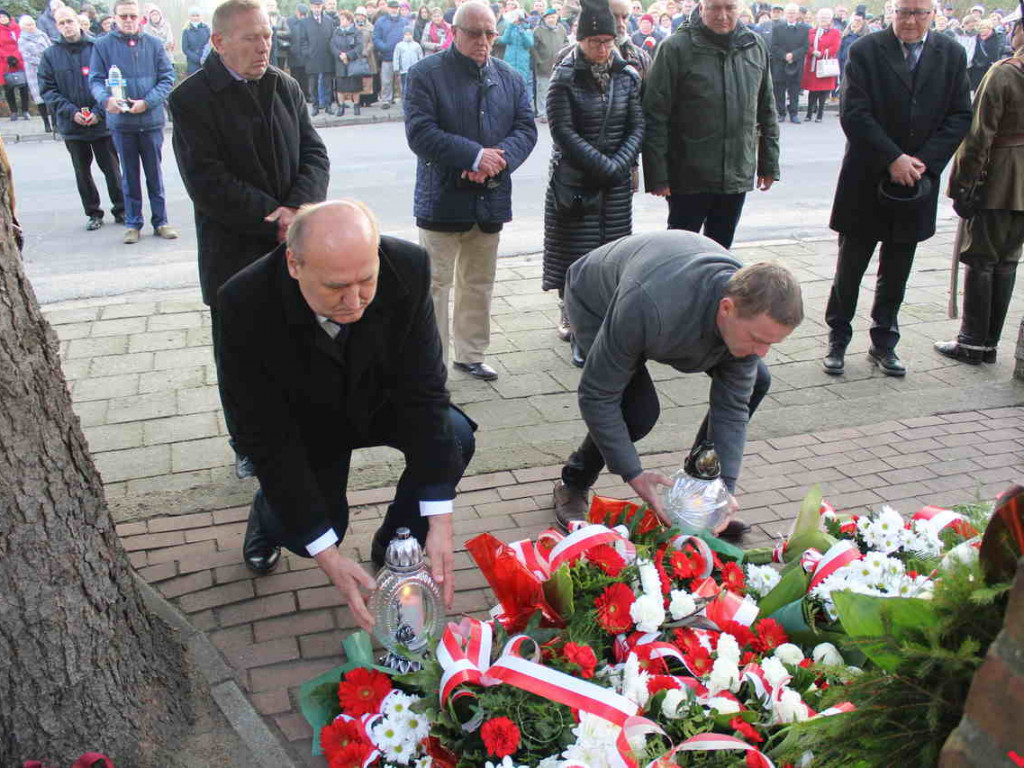 Odsłonięcie tablicy i premiera nowej książki o historii, czyli Święto Niepodległości w Nekli