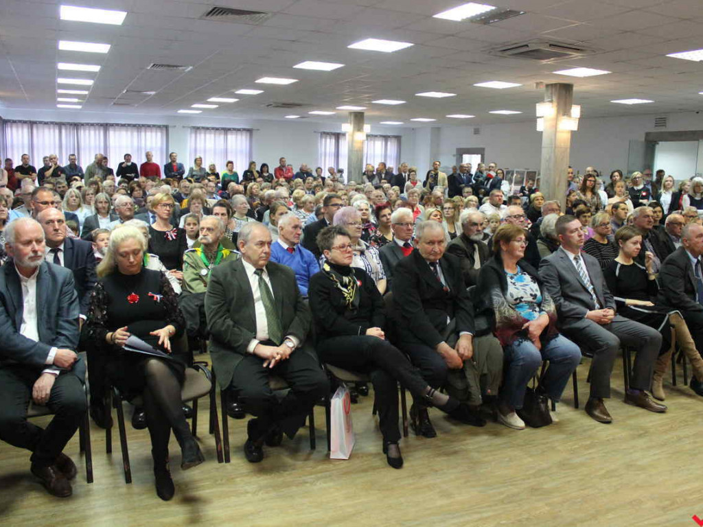 Odsłonięcie tablicy i premiera nowej książki o historii, czyli Święto Niepodległości w Nekli