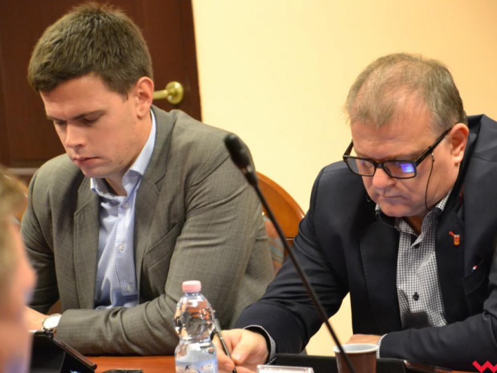 Radni uchwalili wyższe podatki od nieruchomości. Wzrośnie tez podatek rolny