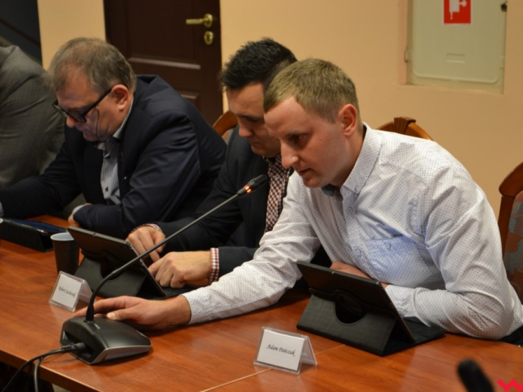 Radni uchwalili wyższe podatki od nieruchomości. Wzrośnie tez podatek rolny