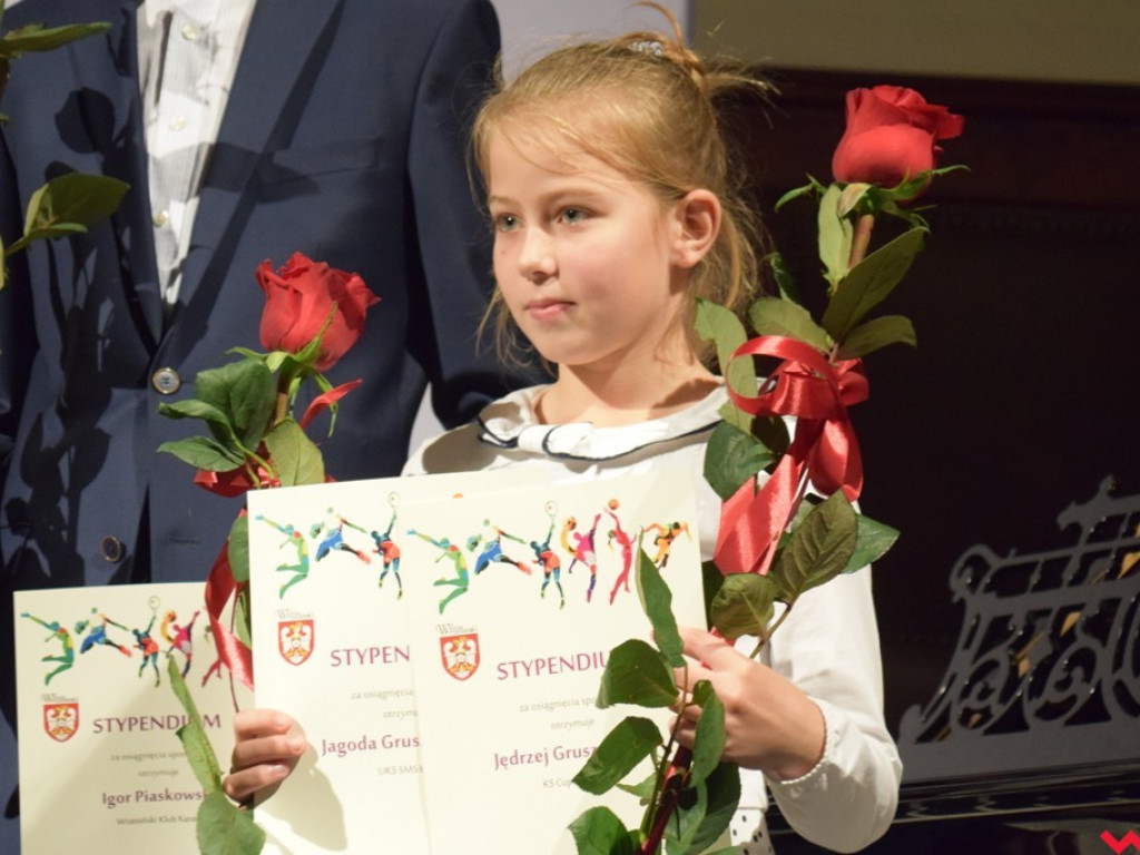 Wiele dyscyplin – jedna pasja. Powiatowe stypendia i nagrody dla młodych sportowców i trenerów