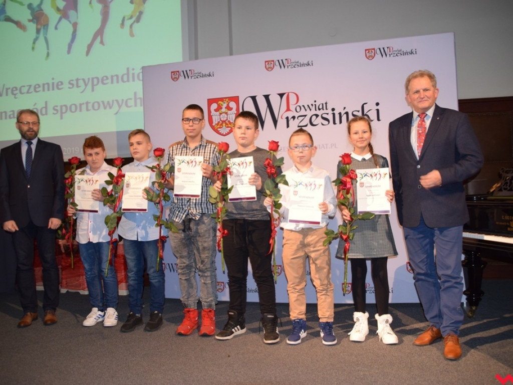 Wiele dyscyplin – jedna pasja. Powiatowe stypendia i nagrody dla młodych sportowców i trenerów