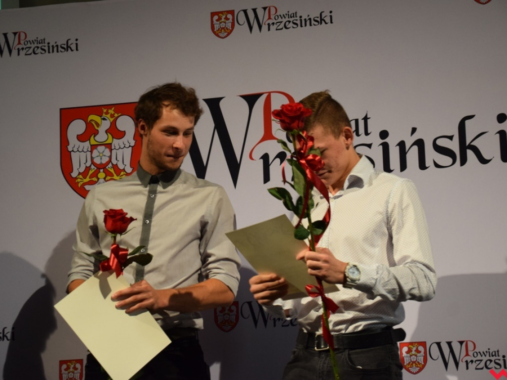 Wiele dyscyplin – jedna pasja. Powiatowe stypendia i nagrody dla młodych sportowców i trenerów