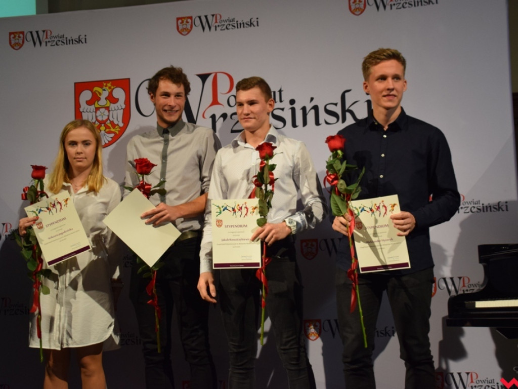 Wiele dyscyplin – jedna pasja. Powiatowe stypendia i nagrody dla młodych sportowców i trenerów