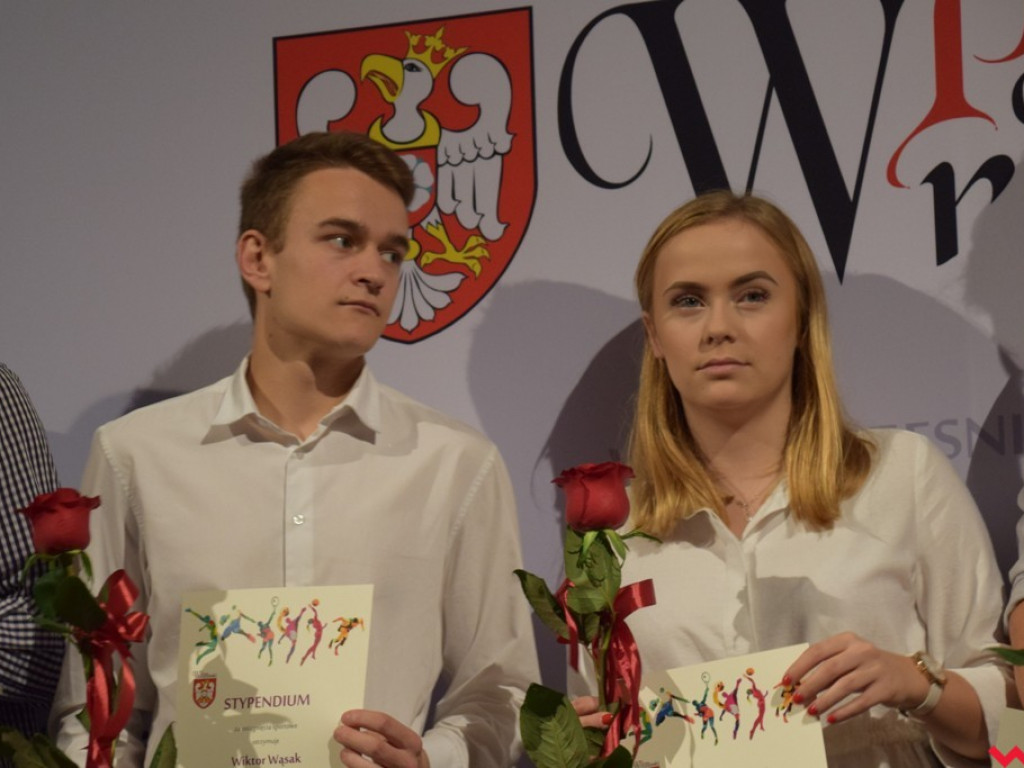 Wiele dyscyplin – jedna pasja. Powiatowe stypendia i nagrody dla młodych sportowców i trenerów