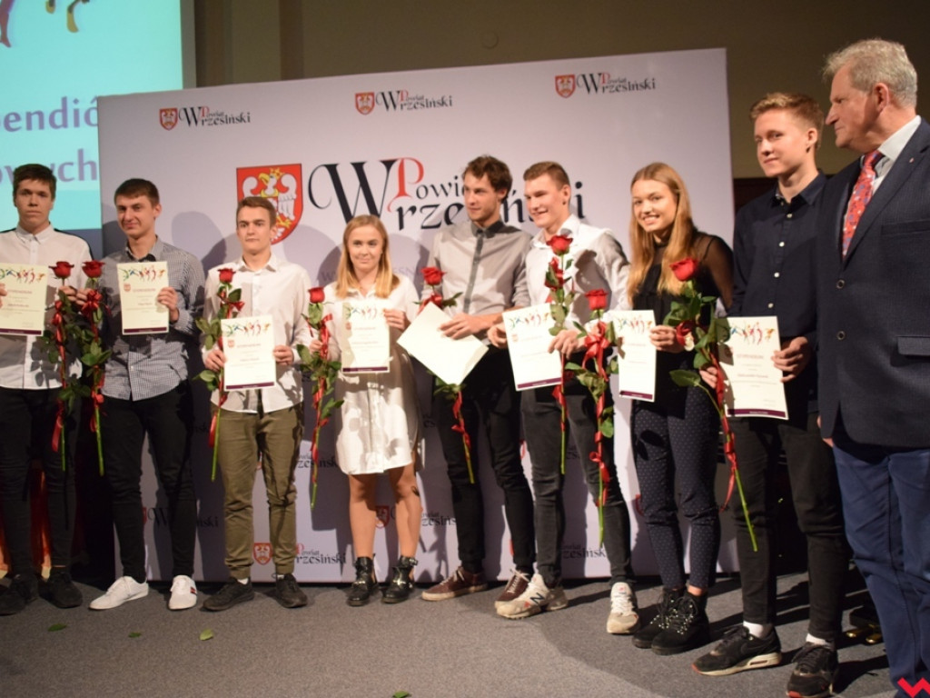 Wiele dyscyplin – jedna pasja. Powiatowe stypendia i nagrody dla młodych sportowców i trenerów