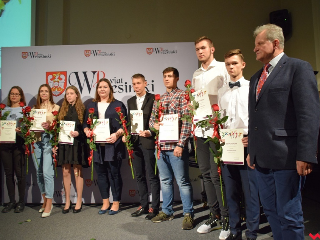Wiele dyscyplin – jedna pasja. Powiatowe stypendia i nagrody dla młodych sportowców i trenerów