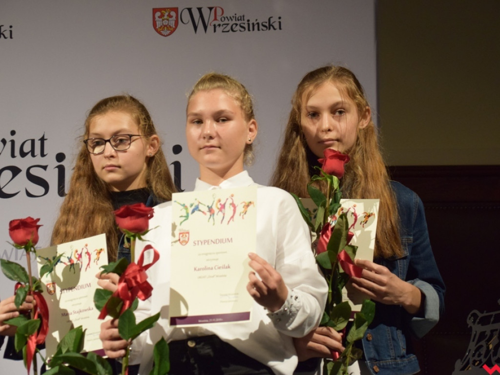 Wiele dyscyplin – jedna pasja. Powiatowe stypendia i nagrody dla młodych sportowców i trenerów