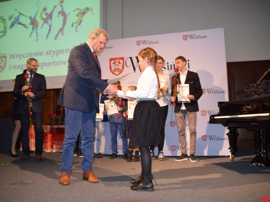 Wiele dyscyplin – jedna pasja. Powiatowe stypendia i nagrody dla młodych sportowców i trenerów
