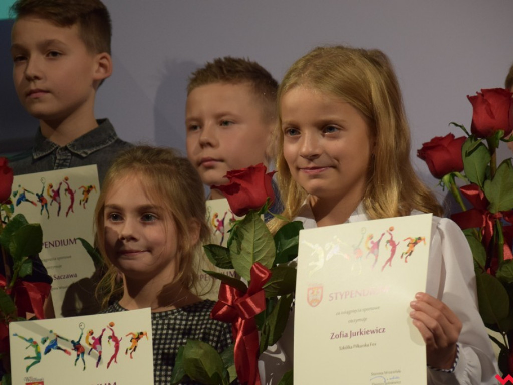 Wiele dyscyplin – jedna pasja. Powiatowe stypendia i nagrody dla młodych sportowców i trenerów