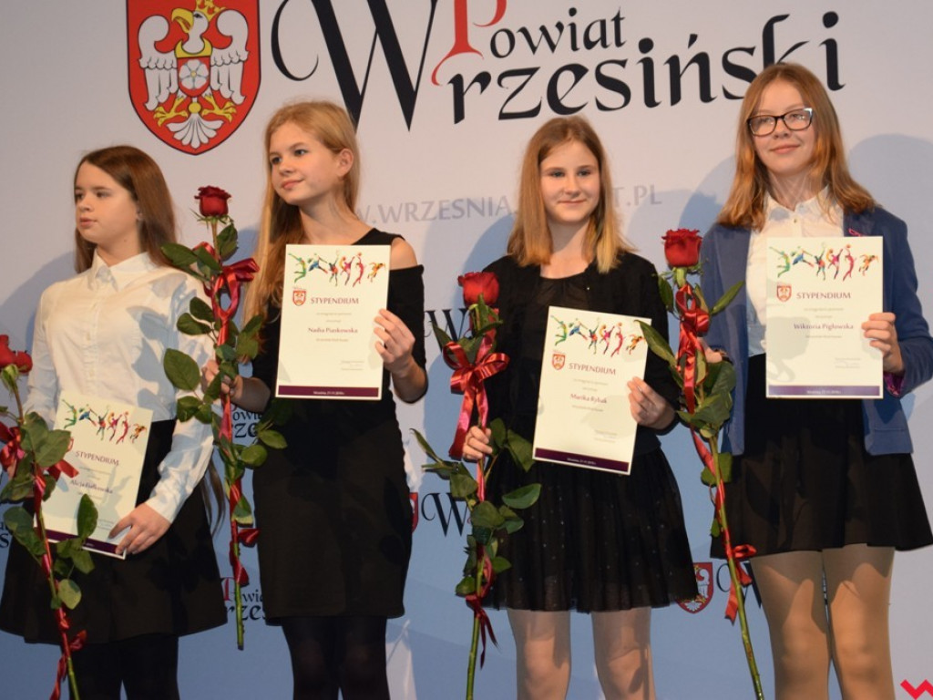 Wiele dyscyplin – jedna pasja. Powiatowe stypendia i nagrody dla młodych sportowców i trenerów