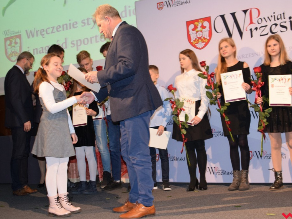 Wiele dyscyplin – jedna pasja. Powiatowe stypendia i nagrody dla młodych sportowców i trenerów