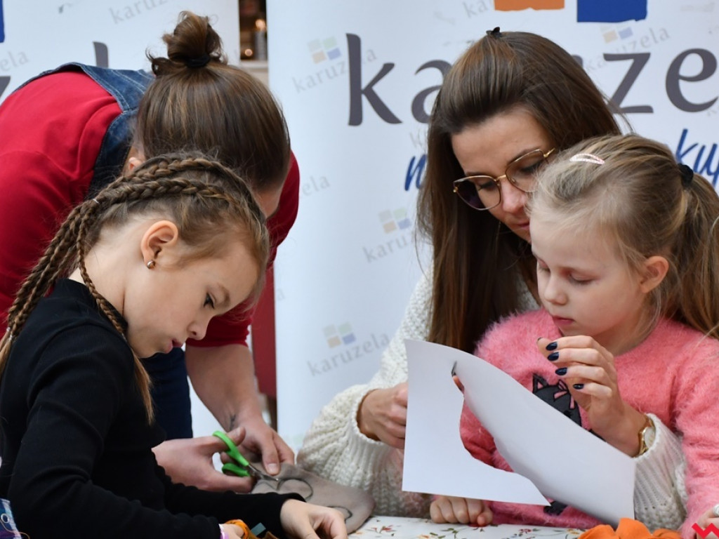 Miś – najlepszy przyjaciel z dzieciństwa. Dzień Pluszowego Misia w Karuzeli