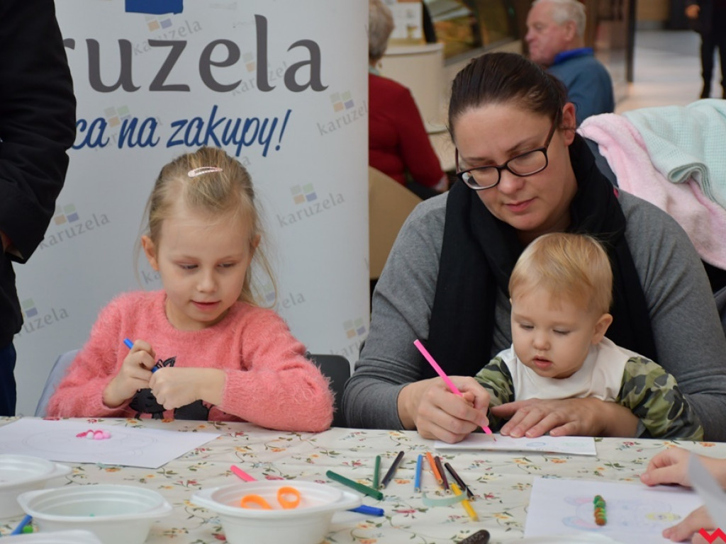 Miś – najlepszy przyjaciel z dzieciństwa. Dzień Pluszowego Misia w Karuzeli