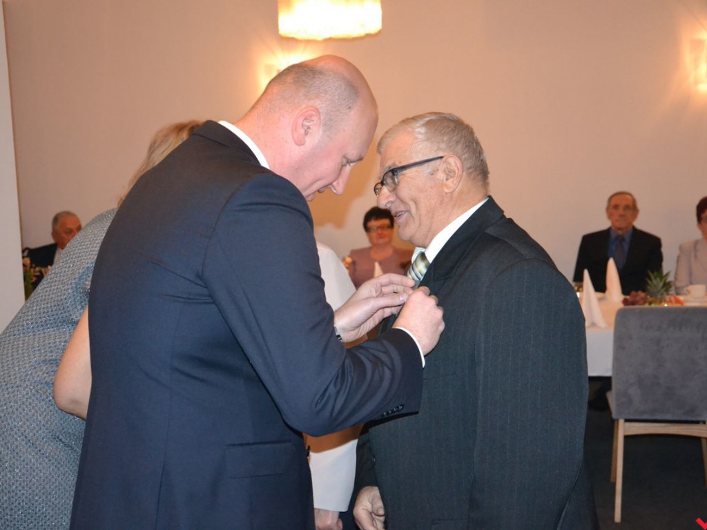 Szesnaście par małżeńskich świętowało złote gody