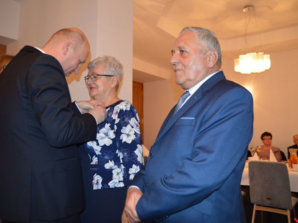 Szesnaście par małżeńskich świętowało złote gody