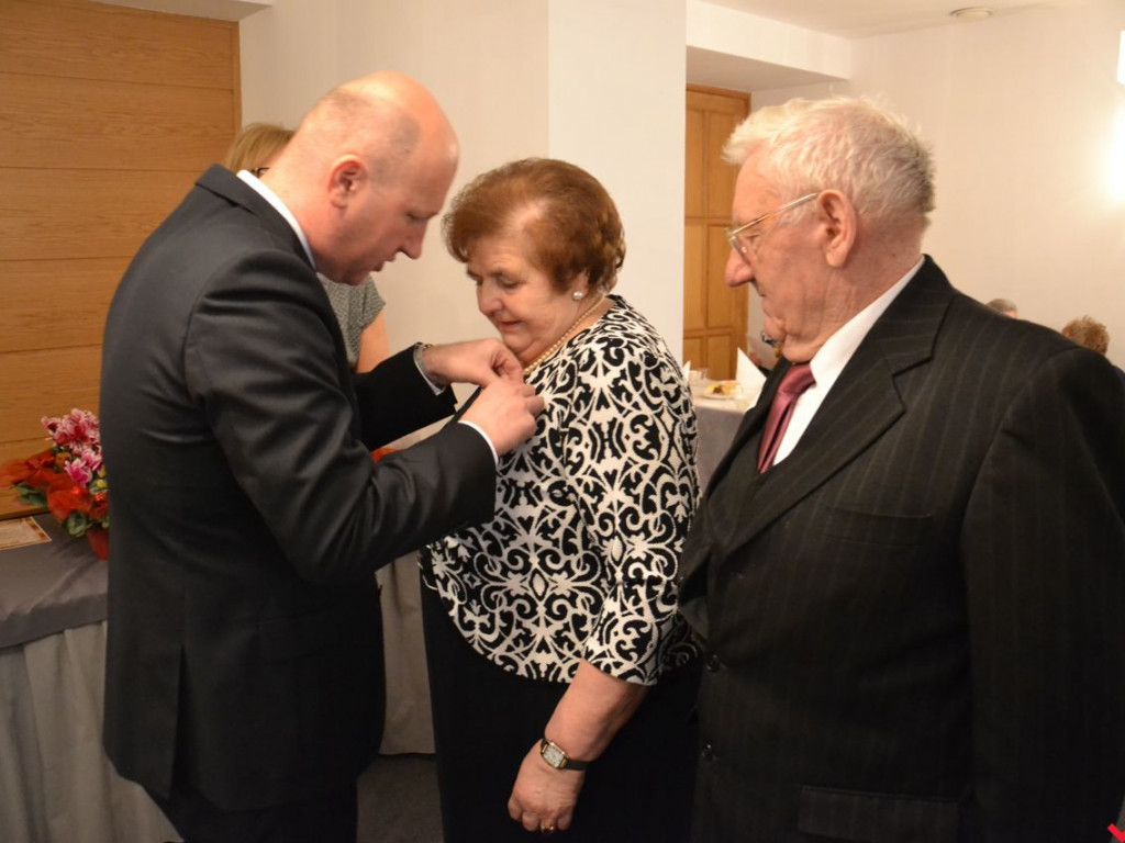 Szesnaście par małżeńskich świętowało złote gody