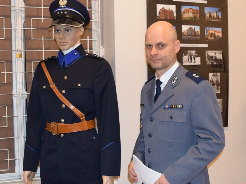 Codzienna służba pod gwiaździstym niebem. Migawki z pracy mundurowych na „Raporcie z fotografii”